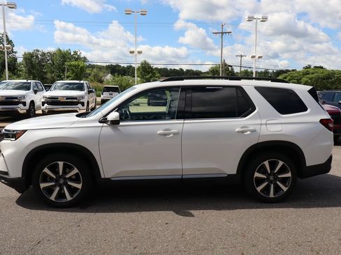 Used 2023 Honda Pilot Touring image 26