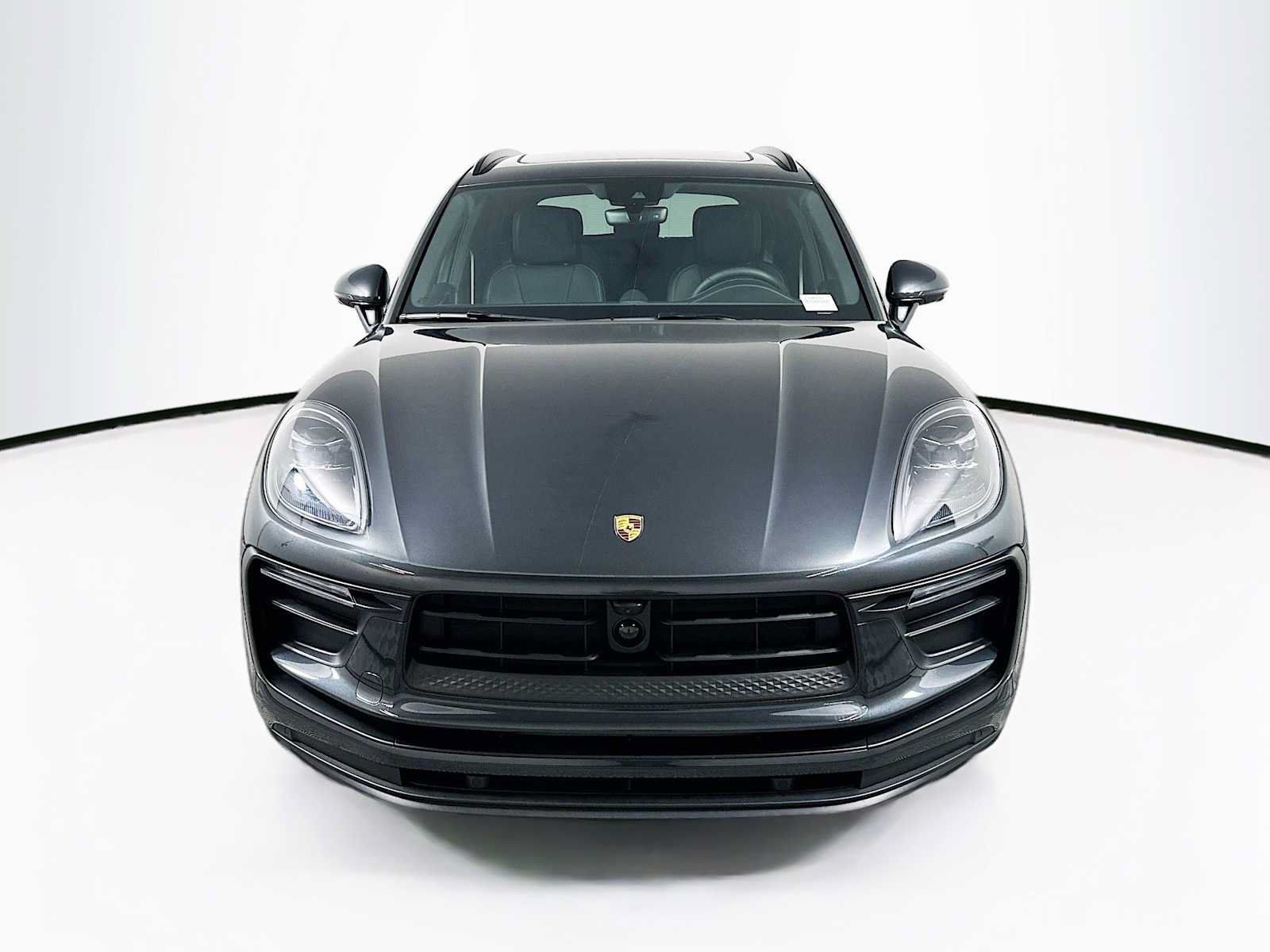 Used 2026 Porsche Macan AWD/4WD image 6
