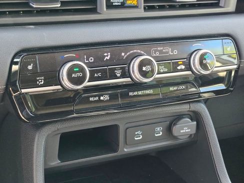 New 2026 Honda Pilot Touring image 16