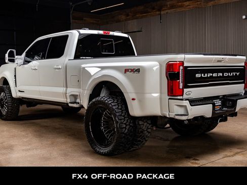 Used 2026 Ford F450 Platinum w/ FX4 Off-Road Package image 6