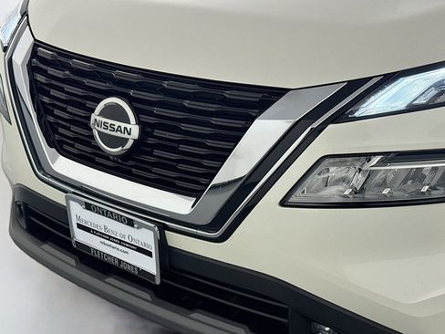 Used 2021 Nissan Rogue SL image 12