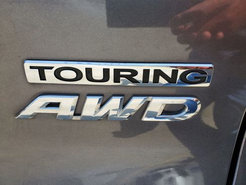 Used 2017 Honda Pilot Touring image 9