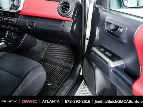 Used 2022 Toyota Tacoma SR5 AWD/4WD image 22