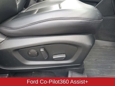 Used 2022 Ford Explorer XLT w/ Equipment Group 202A AWD/4WD image 13