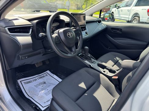Used 2024 Toyota Corolla LE FWD image 11