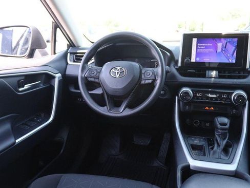Used 2023 Toyota RAV4 XLE FWD image 21