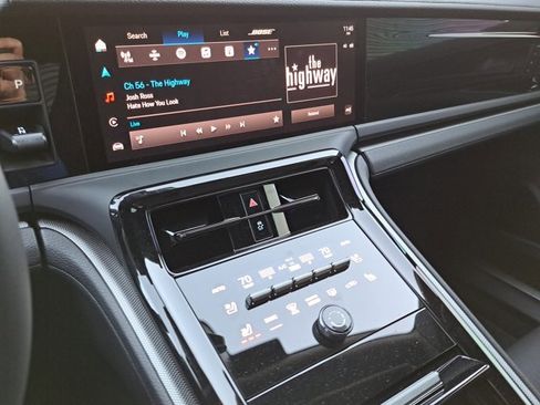 Used 2025 Porsche Panamera 4 image 27