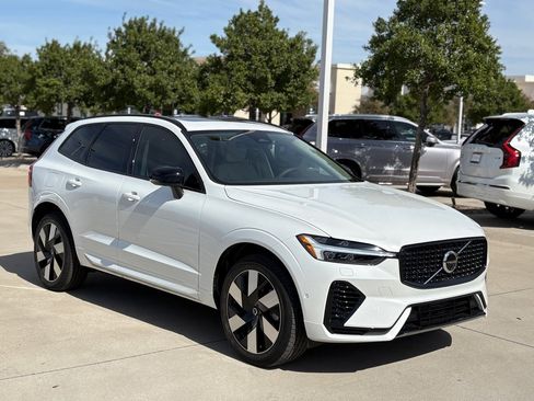 Certified 2024 Volvo XC60 T8 Plus w/ Protection Package Premier image 5