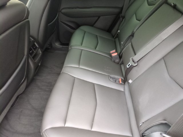 Used 2023 Cadillac XT5 Luxury w/ LPO, Floor Liner Package AWD/4WD image 19