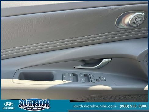 Certified 2023 Hyundai Elantra SEL w/ Convenience Package FWD image 17