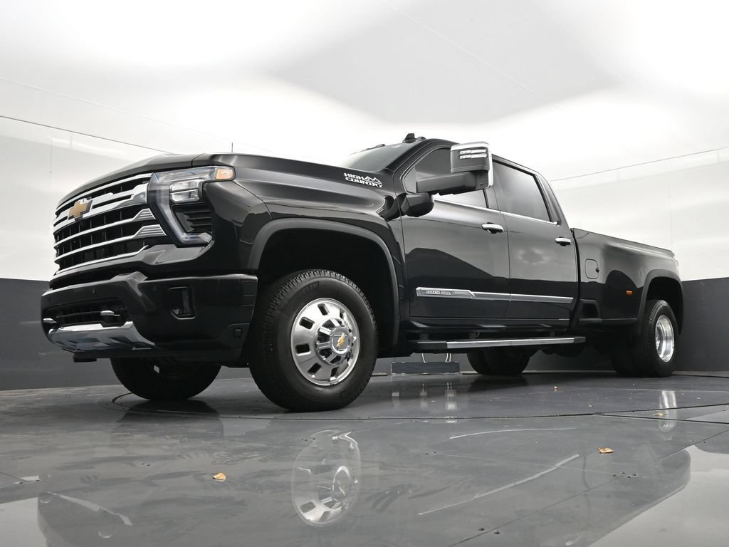 Used 2026 Chevrolet Silverado 3500 High Country w/ High Country Premium Package AWD/4WD image 27