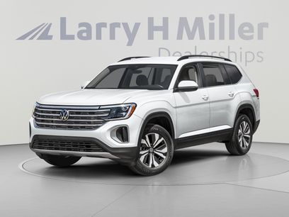 Used 2024 Volkswagen Atlas SE w/ Black Wheel Package