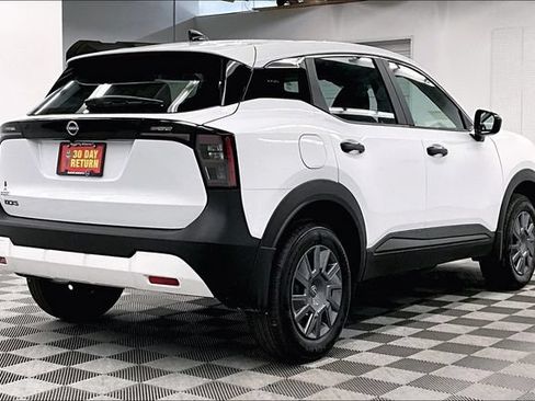 New 2027 Nissan Kicks S FWD image 17