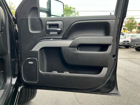 Used 2015 Chevrolet Silverado 2500 LTZ w/ LTZ Plus Package AWD/4WD image 19