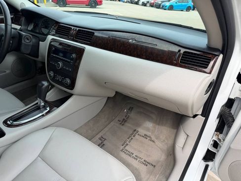 Used 2012 Chevrolet Impala LTZ FWD image 17