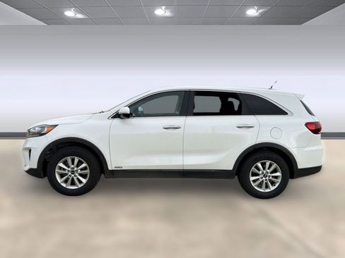 Used 2020 Kia Sorento AWD V6 image 2