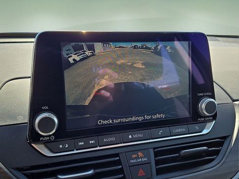 Used 2025 Nissan Altima 2.5 SV image 26