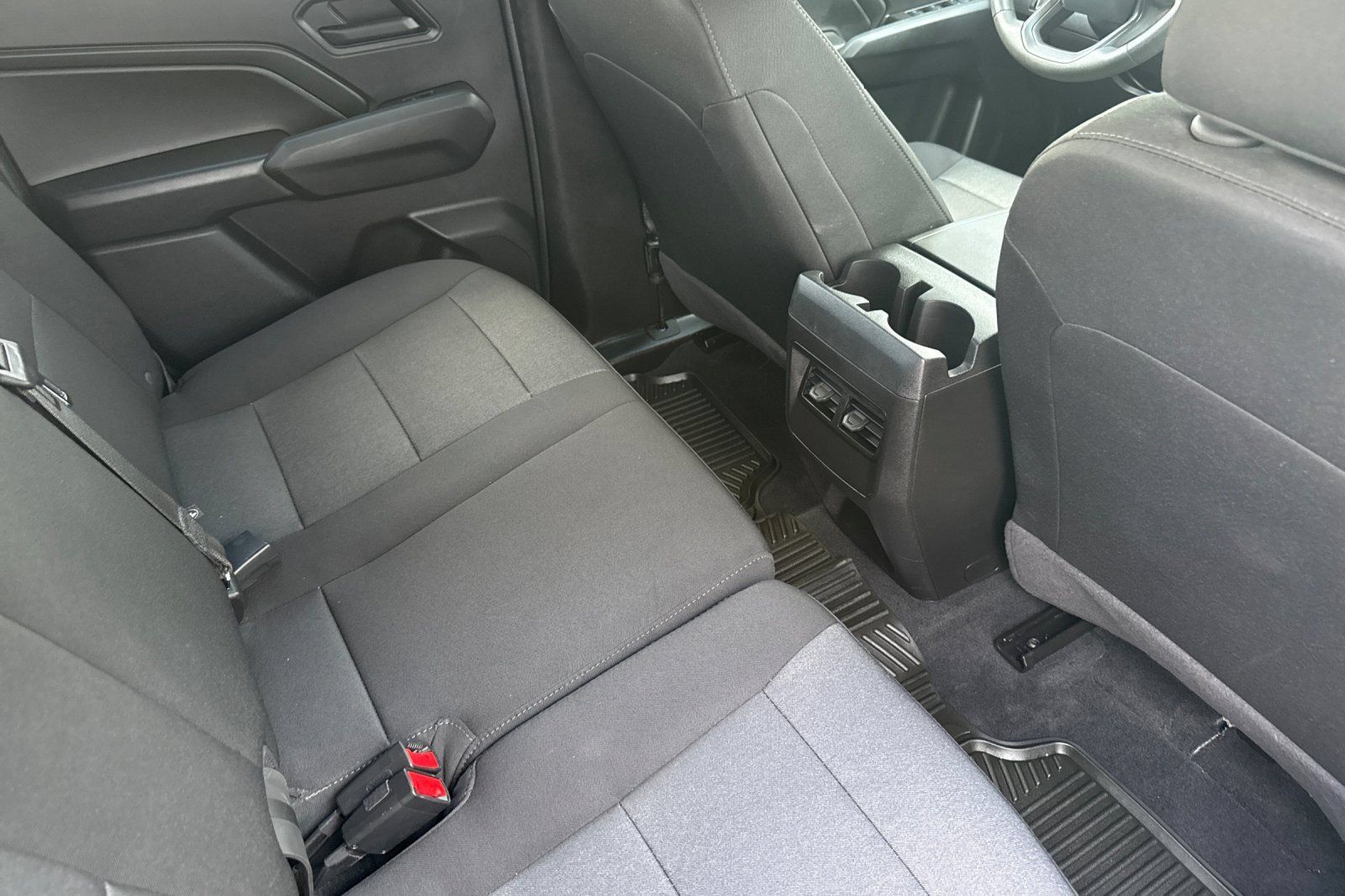 Used 2024 Chevrolet Colorado W/T AWD/4WD image 16