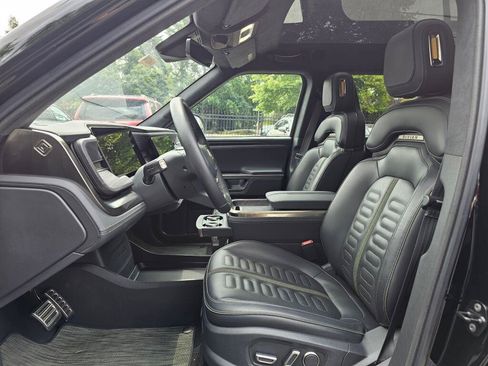 Used 2024 Rivian R1S Adventure AWD/4WD image 23