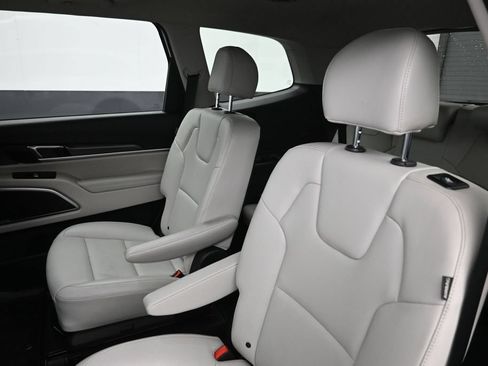 Used 2024 Kia Telluride S w/ S Sunroof Package FWD image 29