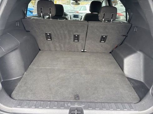 Used 2019 Chevrolet Equinox LS w/ LS Convenience Package image 10