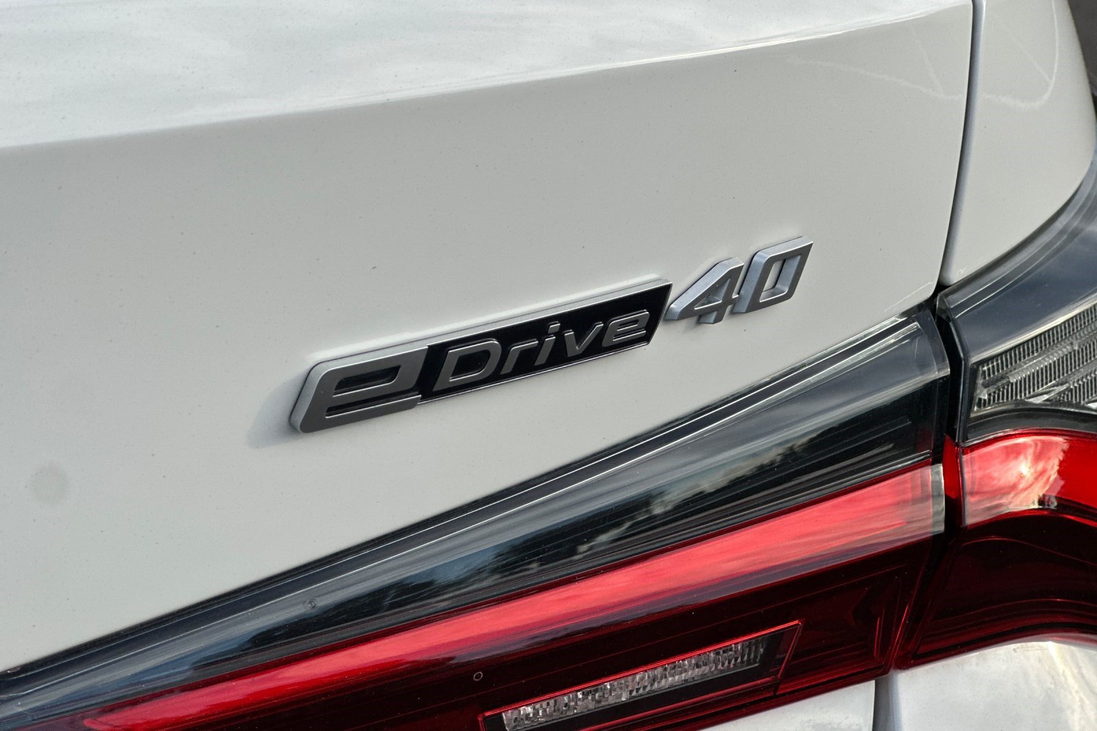 Used 2025 BMW i4 eDrive40 w/ Premium Package RWD image 39