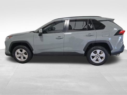 Used 2021 Toyota RAV4 XLE FWD image 9