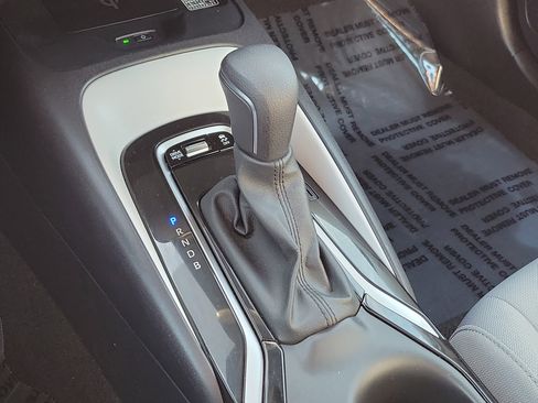 Certified 2025 Toyota Corolla SE image 34