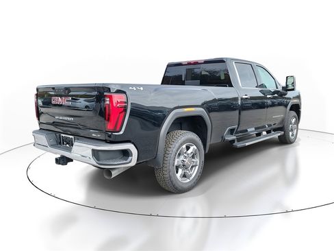 New 2025 GMC Sierra 3500 SLT w/ SLT Convenience Package image 4