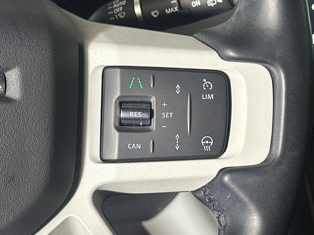 Used 2024 Land Rover Defender 110 SE AWD/4WD image 25