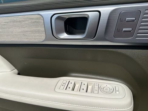 Used 2024 Hyundai Santa Fe Calligraphy FWD image 11
