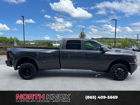 New 2026 RAM 3500 Big Horn AWD/4WD image 22