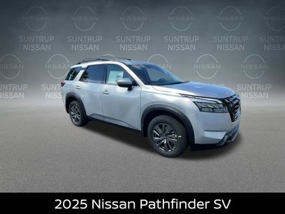 New 2025 Nissan Pathfinder SV w/ Black Appearance Package