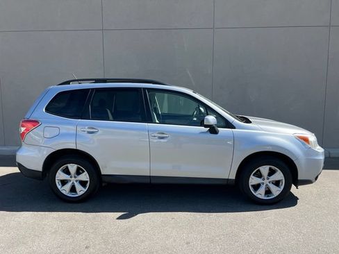 Used 2015 Subaru Forester 2.5i Premium w/ All-Weather Package AWD/4WD image 5