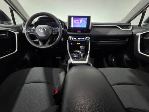 Used 2025 Toyota RAV4 XLE AWD/4WD image 14