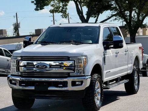 Used 2017 Ford F250 Lariat w/ Lariat Ultimate Package AWD/4WD image 3