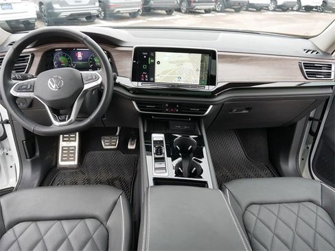 Certified 2025 Volkswagen Atlas SEL Premium R-Line image 23