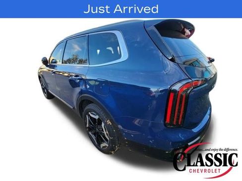 Used 2025 Kia Telluride EX image 9