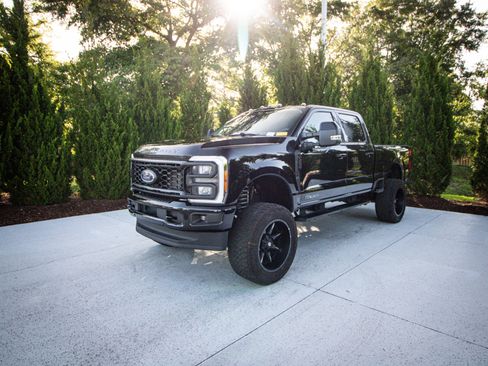 Used 2023 Ford F250 Lariat w/ Lariat Ultimate Package AWD/4WD image 5