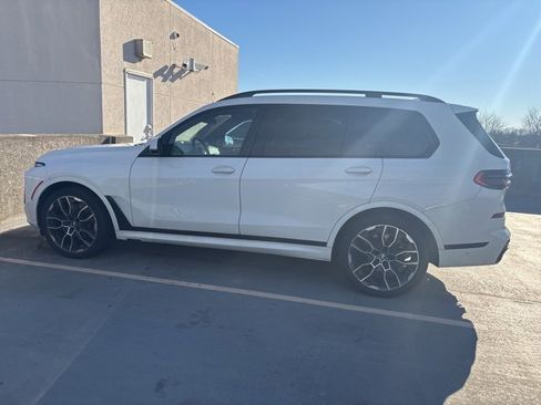 Used 2023 BMW X7 xDrive40i w/ Executive Package image 4