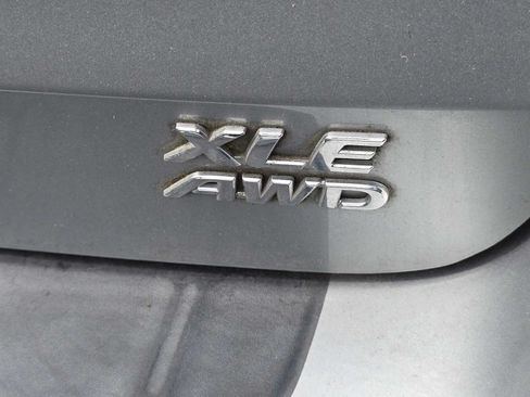 Used 2019 Toyota Sienna XLE Premium AWD/4WD image 5
