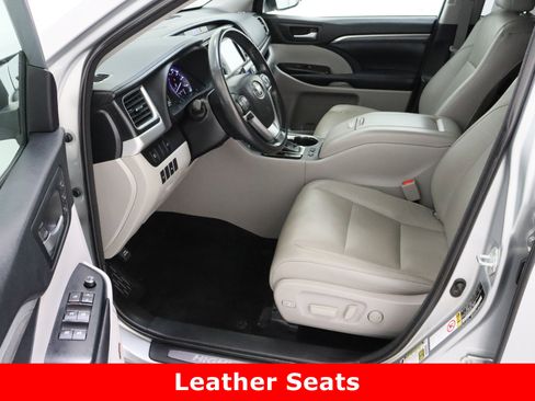 Used 2018 Toyota Highlander Limited image 15