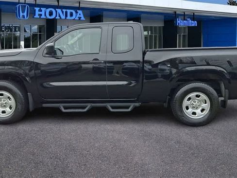 Used 2022 Nissan Frontier S w/ Graphics Package image 5