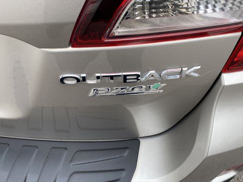 Used 2017 Subaru Outback 2.5i Limited image 30