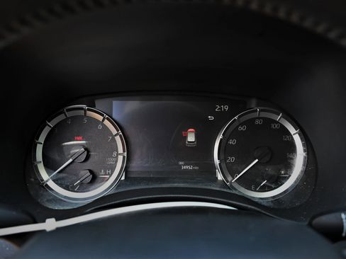 Used 2024 Toyota Highlander LE image 11