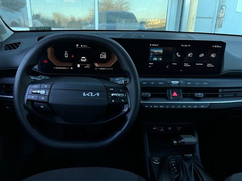 Used 2025 Kia K4 LXS image 13