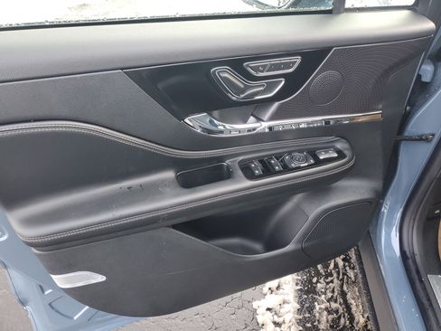 New 2026 Lincoln Corsair Premiere image 8