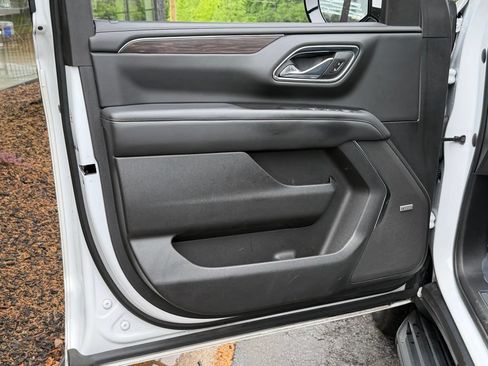 Used 2023 Chevrolet Tahoe LT w/ Luxury Package RWD image 29