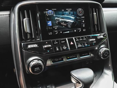 Used 2023 Lexus LX 600 F Sport w/ Accessory Package (Z1) AWD/4WD image 22