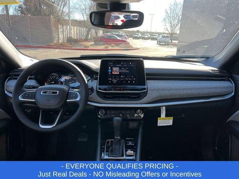 New 2026 Jeep Compass Latitude image 20